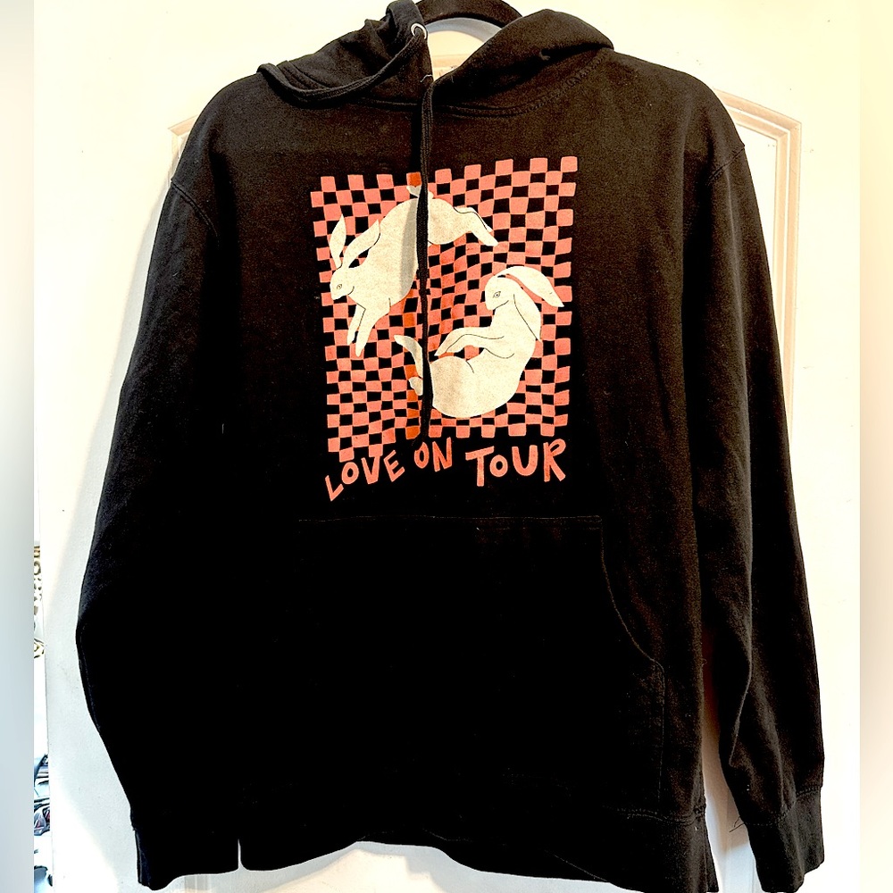 Harry styles love on tour hoodie. Perfect cond.